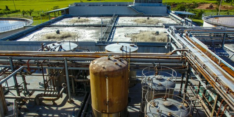 Four die in explosion at biosolids silo at UK water recycling centre.